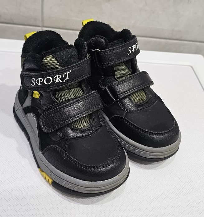 Продам обувь на мальчика осень-весна