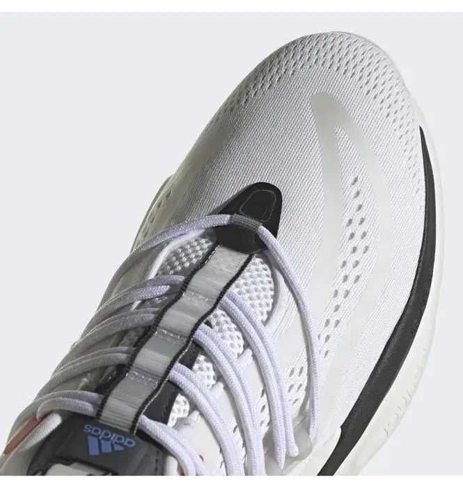 Новые кроссовки Adidas Alphaboost V1