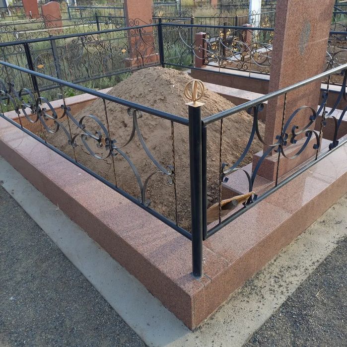 Памятники.Оградки