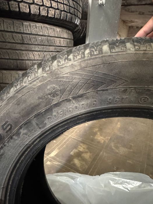 Зимние шины продам