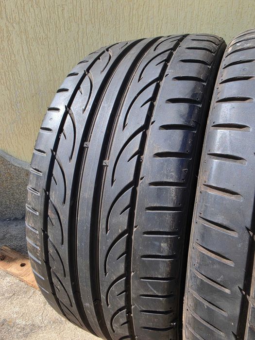 2 бр. летни гуми 225/35/19 Hankook 6 mm DOT 3419