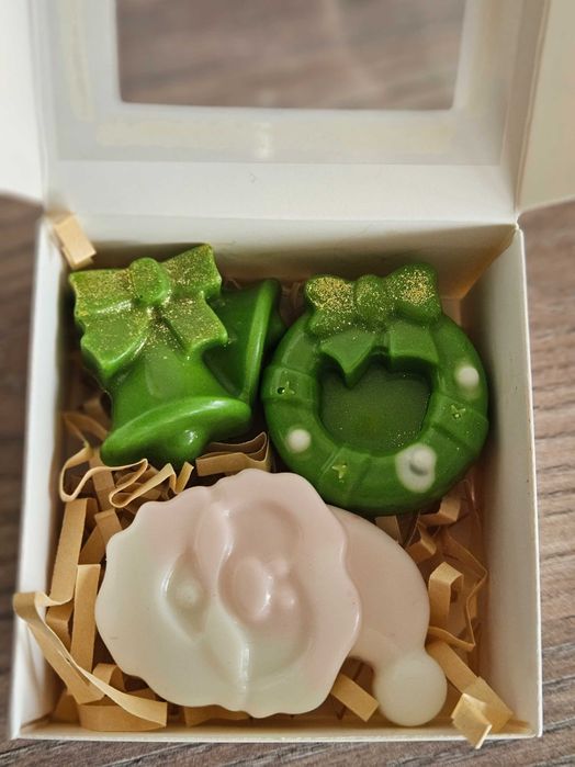 Коледни свещички и сапунчета