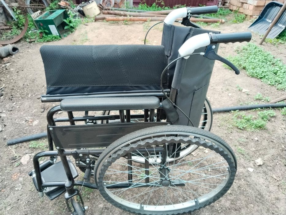 Продам инвалидную коляску