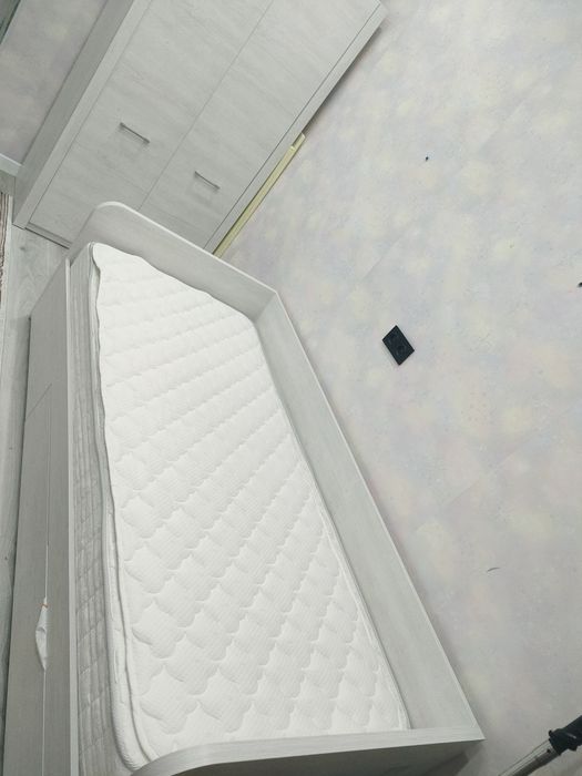 Продам комплект шкаф с кроватью
