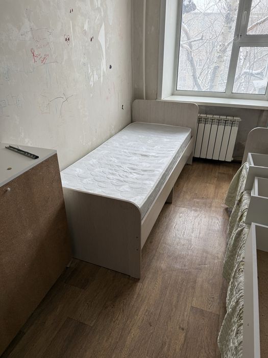 Продам две кровати с матрасами