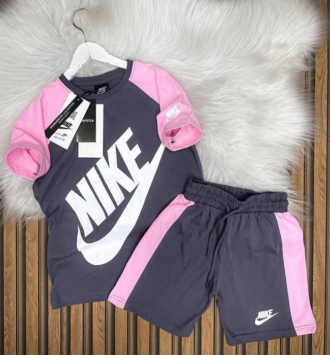 Комплекти Nikeее