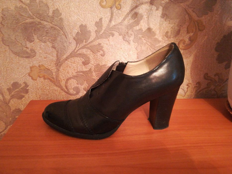 Продам туфли 2 пары за 4000