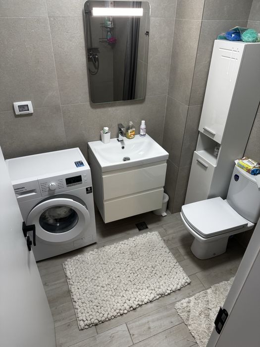 Inchiriez apartament
