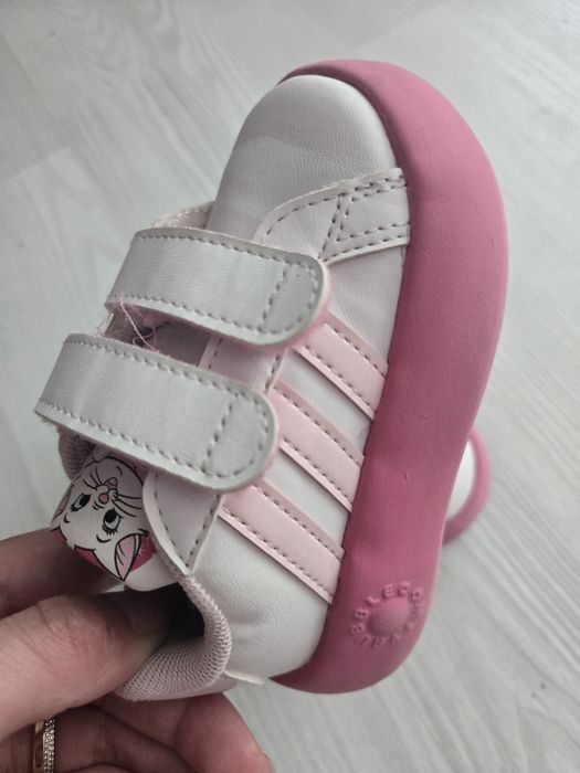 Бебешки обувки Adidas