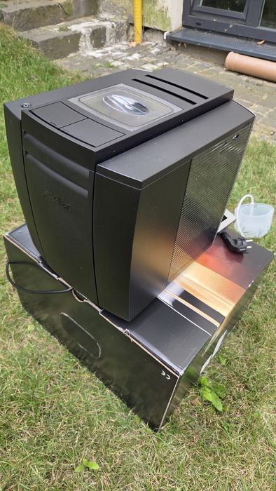 Espressor automat JURA E8 Dark Inox – Stare impecabilă / Ca nou