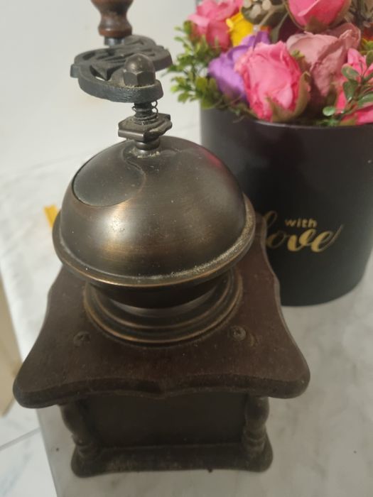 Vând răniță manuala veche