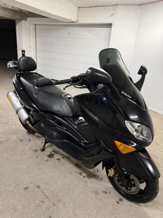 Yamaha T max -2006год.Продавам. Закупен от Yamaha в България.