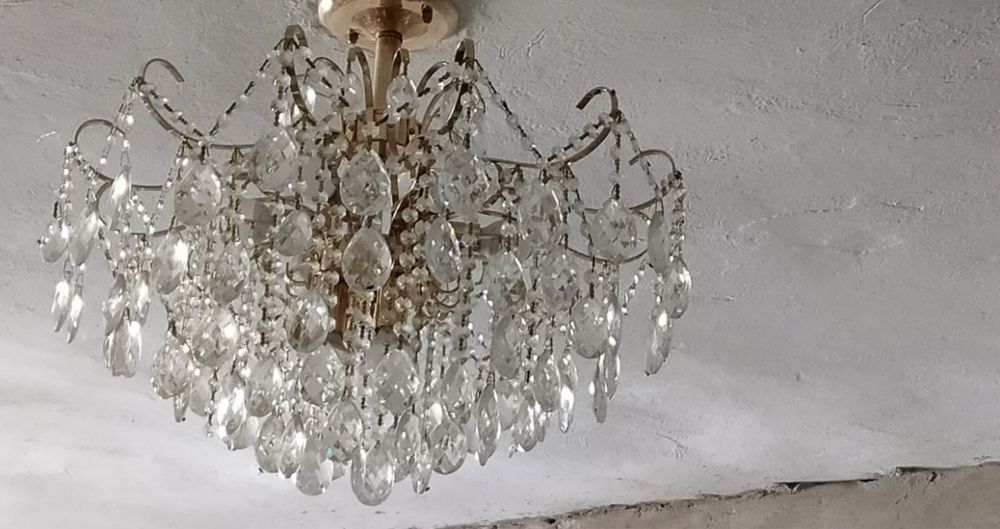 Продам люстру красиую