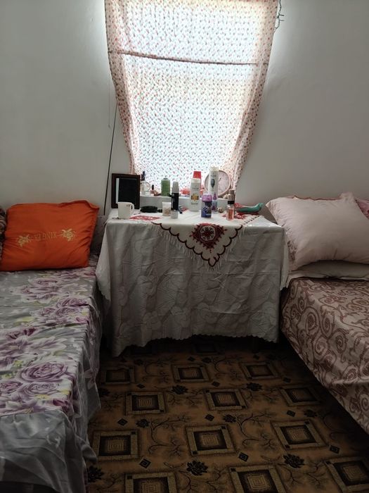 Casă de vânzare , 4 camere, 2 holuri