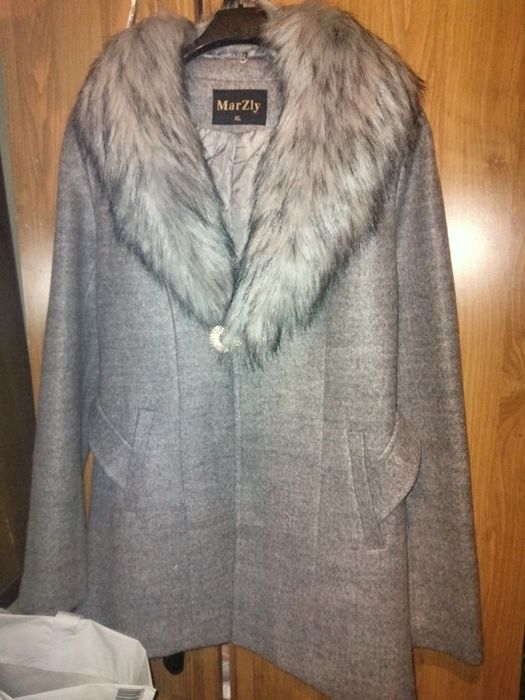 Palton damă cu guler blăniță