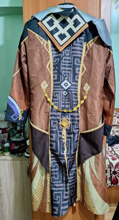 Vând costum cosplay Zhongli