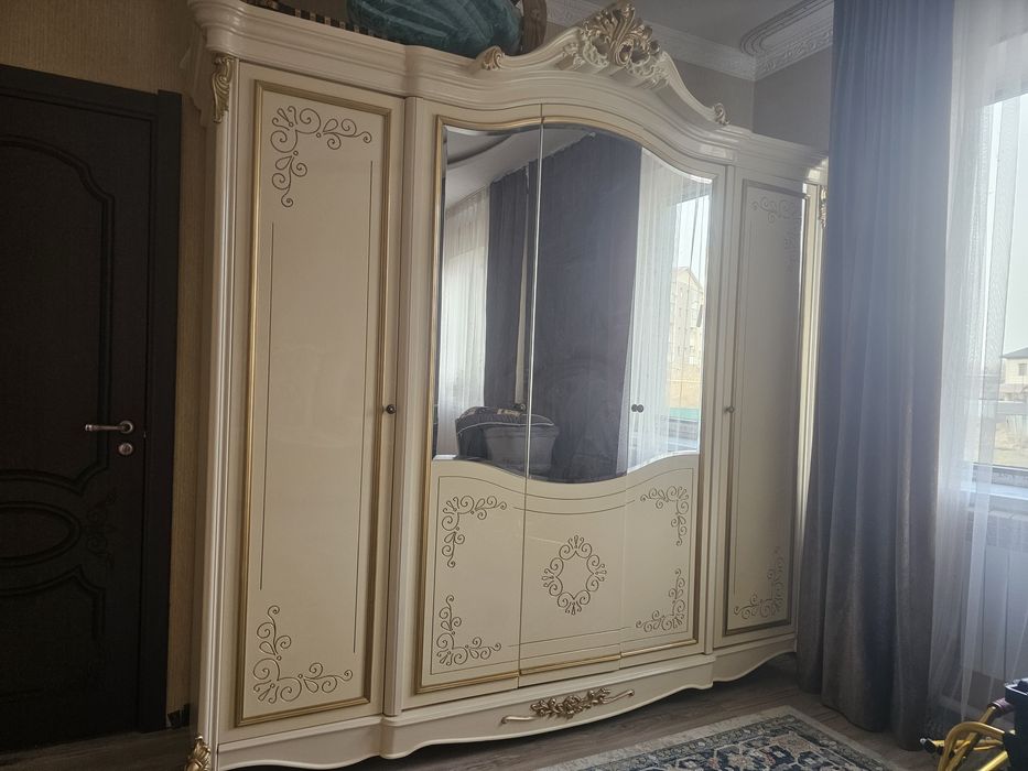 Спальный гарнитур в идеальном состоянии