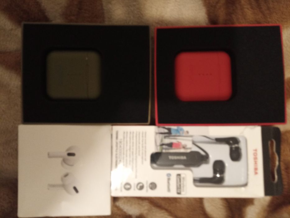 Наушники, фитнес браслет