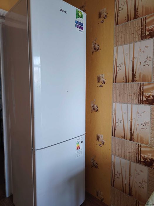 Холодильник двухкамерный Beko