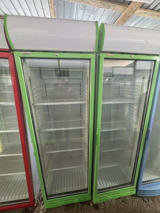 Продам витрины холодильники