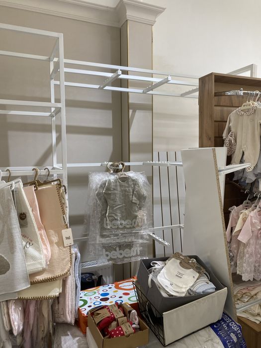 Мебель для магазина одежды