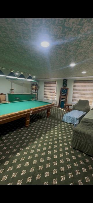 Резеденция-дача. Своя на берегу черчика.