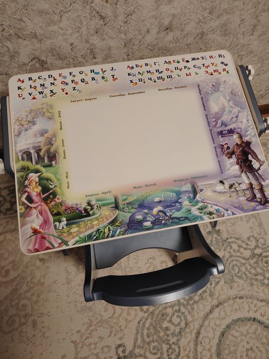 Продам детский столик