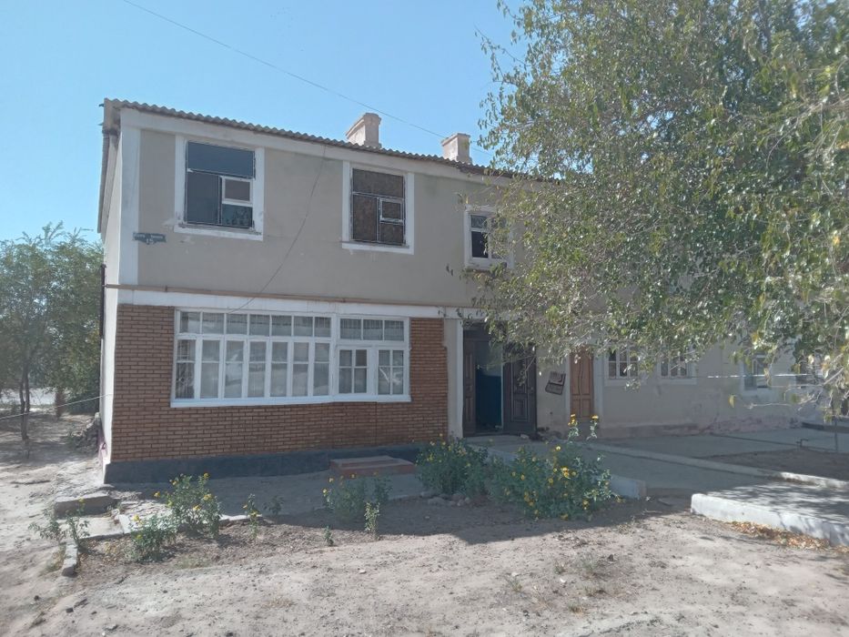 1  xonali uy sotiladi