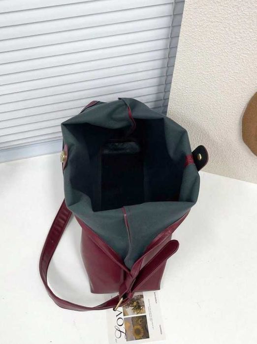 Дамска чанта през рамо – модерен дизайн, стил и удобство!