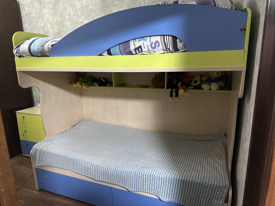 Двухъярусная кровать