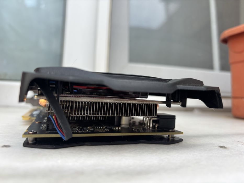 Placa video XFX AMD Radeon RX 570 RS 8GB Black Edition