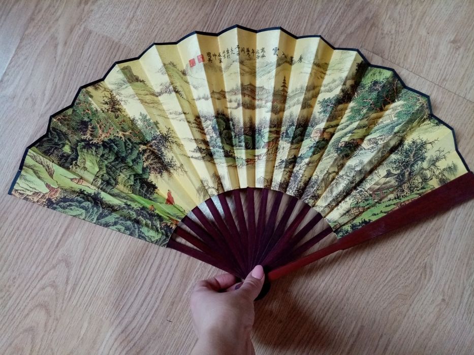 Продам бумажный веер. Привезён из Китая
