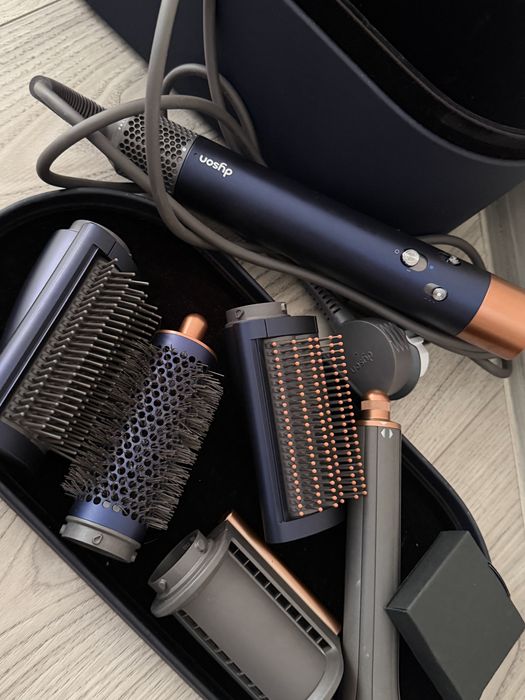 Продам Дайсон ,Dyson