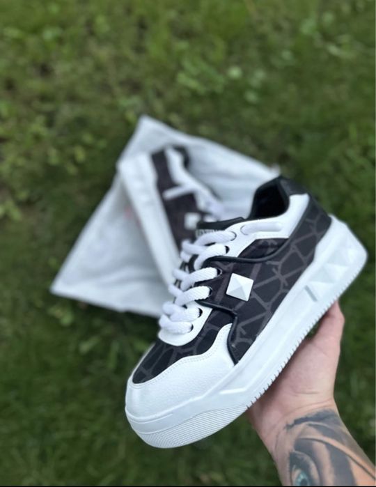 Valentino (nu balenciaga nu off white nu gucci)