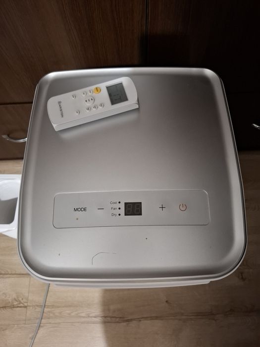 Vand aparat aer conditionat portabil ca nou!!