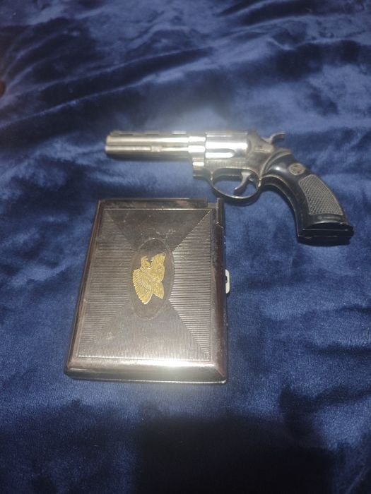 Парсигар и зажигалка