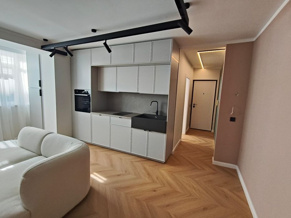 Pf Închiriez Apartament 2- 3 camere cu grădină | Zona Liceul Economic