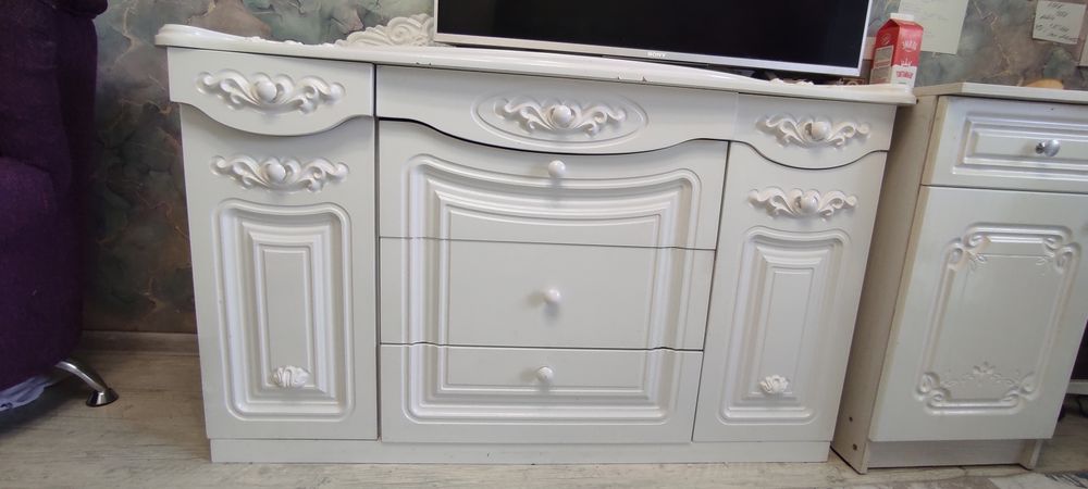 Продам комод для спальни