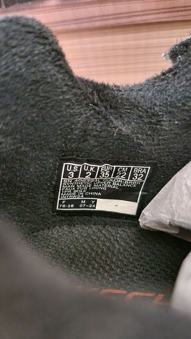 Продам ботинки  Skechers