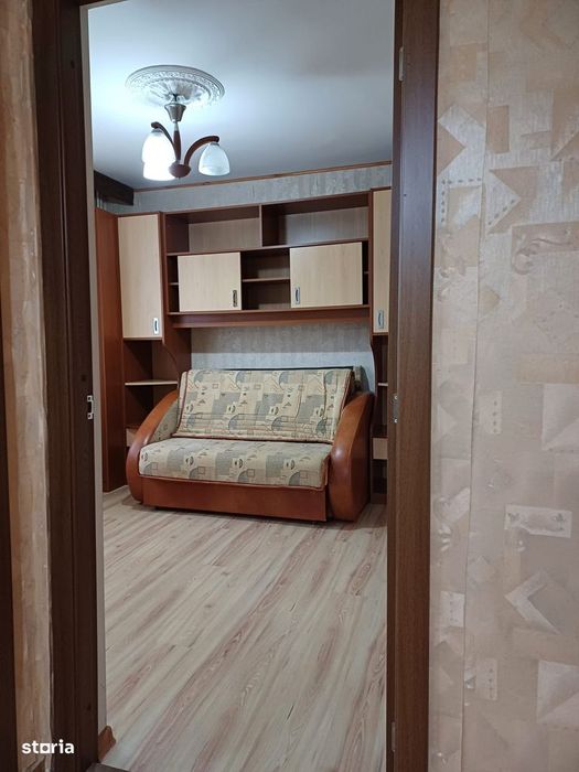 Vand apartament cu 2 camere decomandate