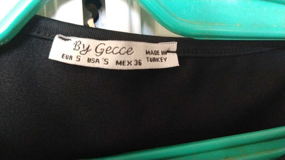 Продавам къса тениска