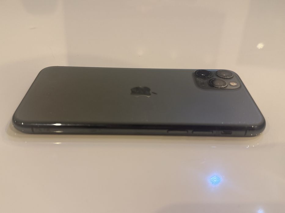 Iphone 11 pro 83% baterie