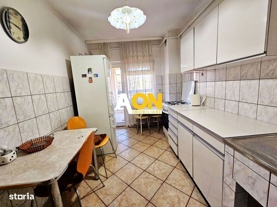Apartament 3 camere, 75 mp utili, etaj 1, ultracentral — fotografia 3