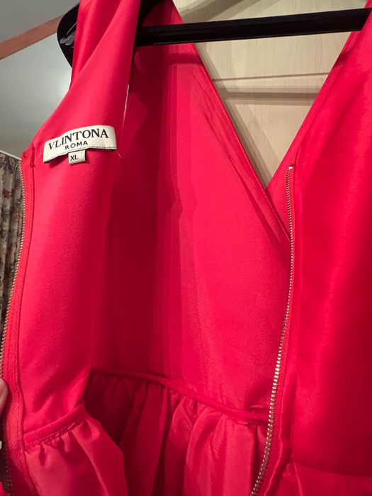 Продам платье вечернее красное