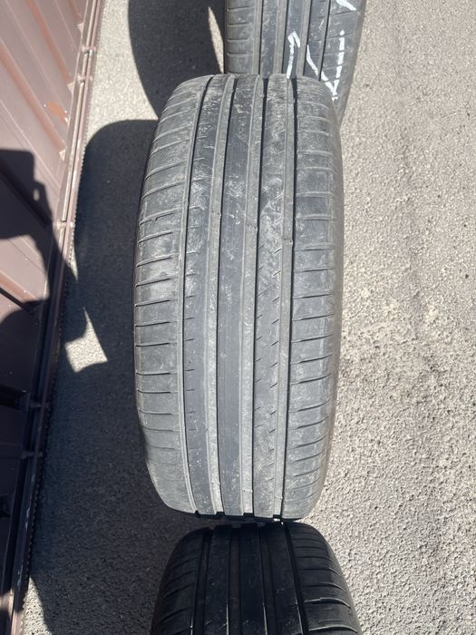 Продам резину 235/55/19