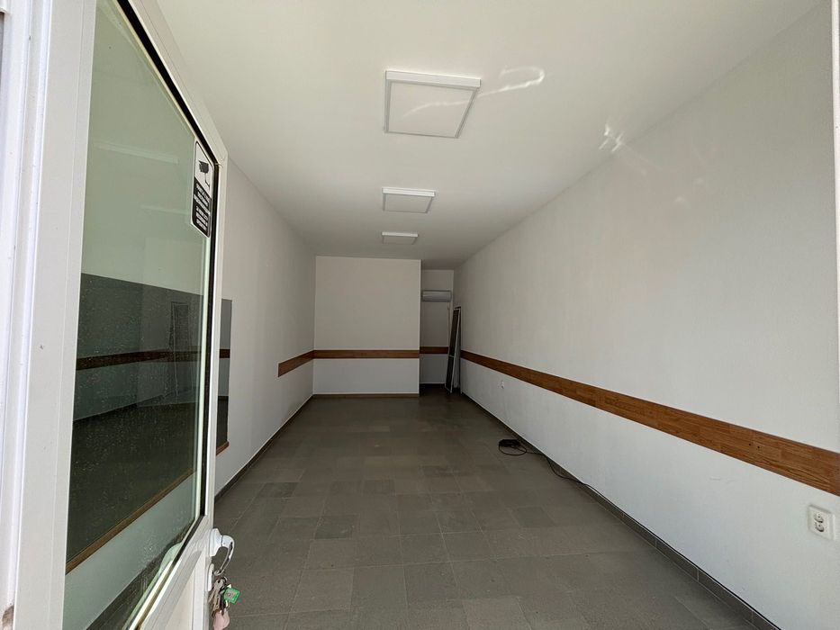 Дава се под наем Магазин в Вършец - 30 кв.м за 255 € - Снимка #3