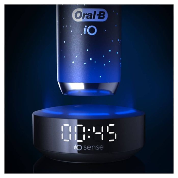 Электрическая зубная щетка Oral B Series iO 10 cosmic black