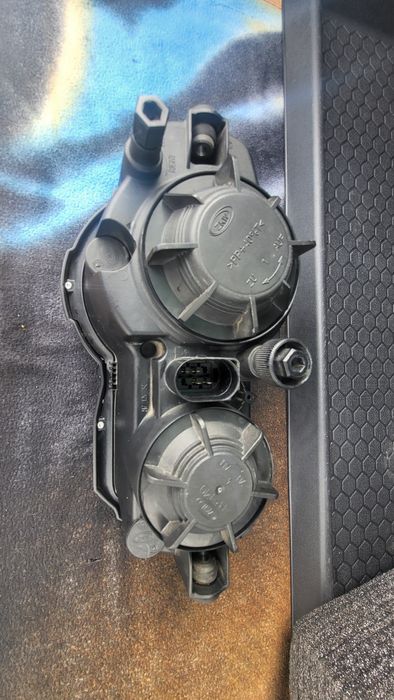 Vand sau schimb far original pentru BMW R1200GS sau R1250GS