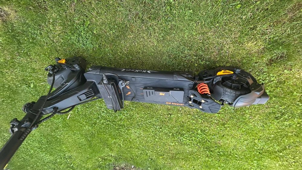 Vând trotinetă electrică kukirin G2 master