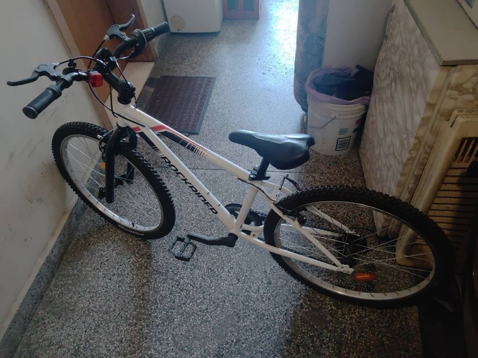 Велосипеди и тротинетка слайдер